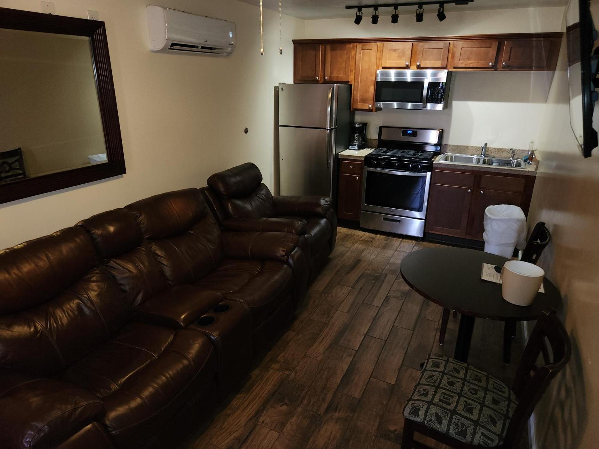 Jefferson Hills Motel Clairton Экстерьер фото