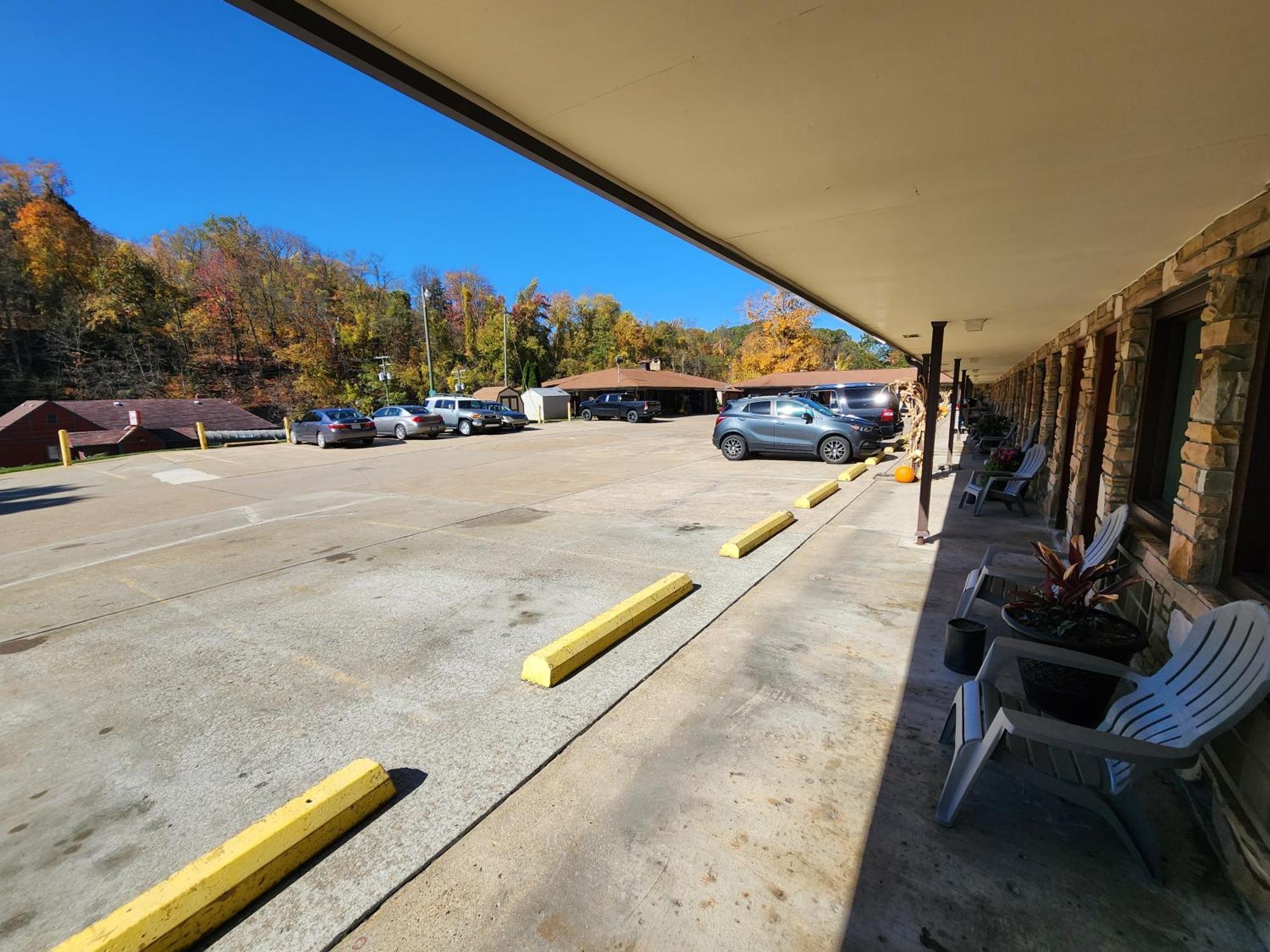 Jefferson Hills Motel Clairton Экстерьер фото